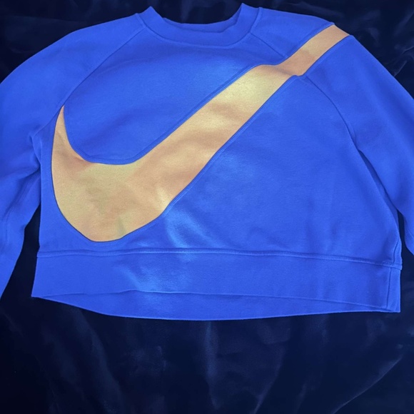 Tops for sale - Picture 3 of 3